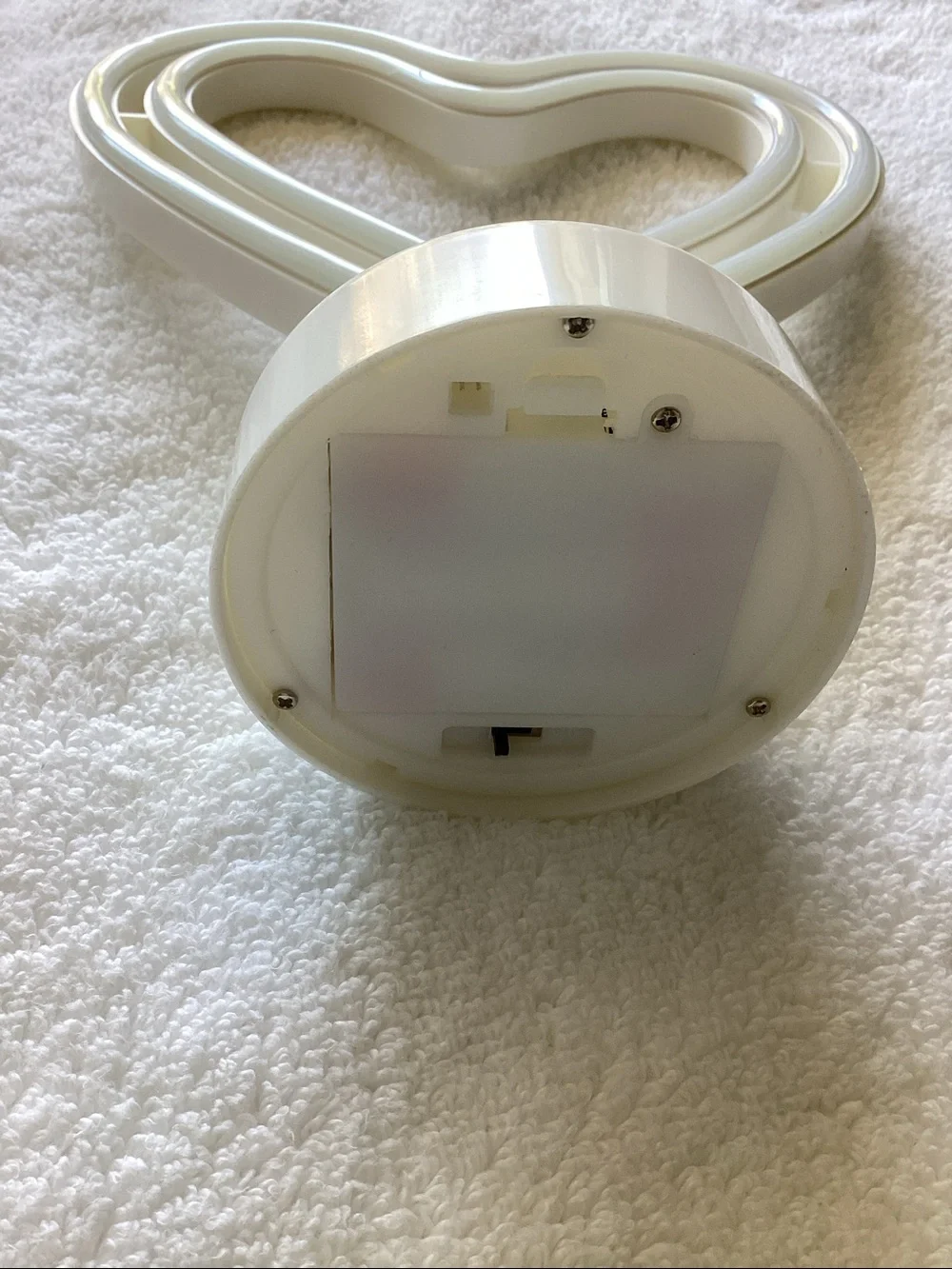 White Heart Accent Light, Battery Operated, multicolor when lit 🔥